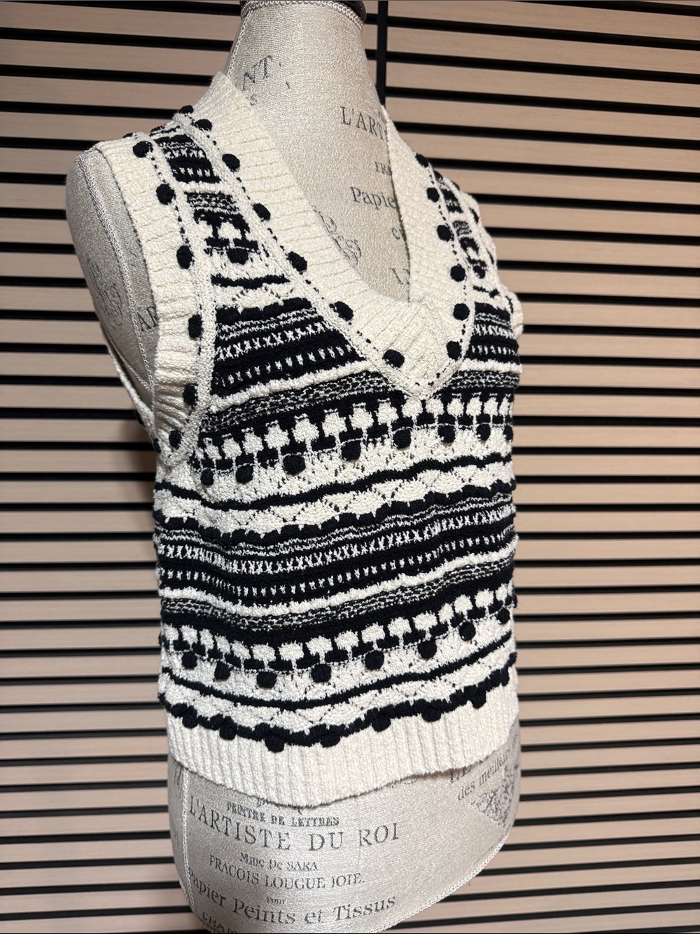 Pilcro Knit Sweater Vest – Size M and L - Picture 10 of 11
